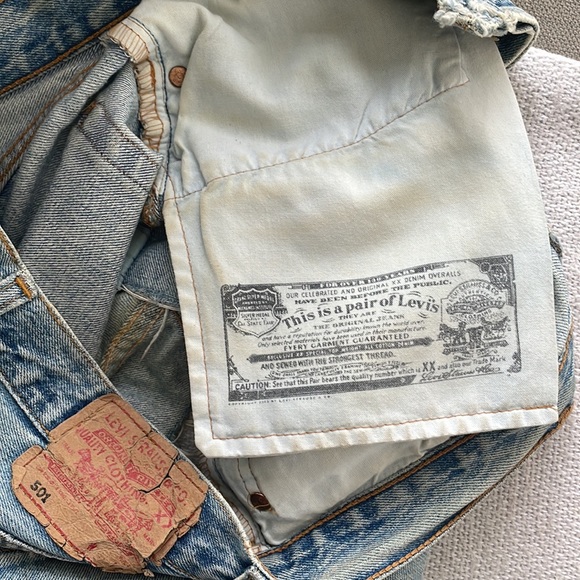 Vintage Levi’s Mid-Rise Denim Shorts - Picture 4 of 5